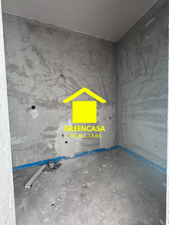 Apartament semifinisat 2 camere + balcon, bloc nou, zona Eroilor