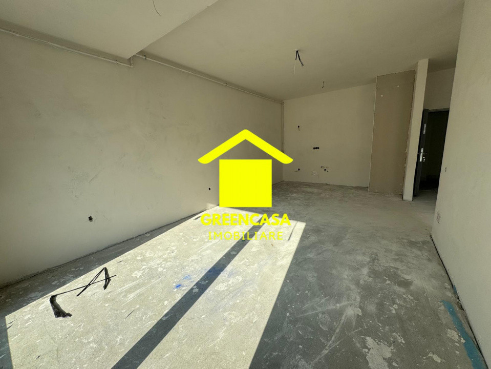 Apartament semifinisat 2 camere + balcon, bloc nou, zona Eroilor