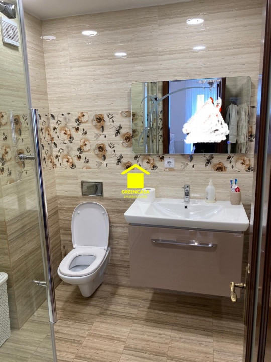 Apartament de vanzare, 3 camere, 2 bai, 76 mp, etaj intermediar, Eroilor