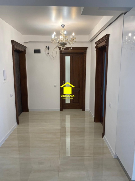 Apartament de vanzare, 3 camere, 2 bai, 76 mp, etaj intermediar, Eroilor