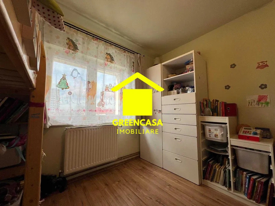 Apartament 3 camere decomandate, 2 balcoane, 65mp, zona Garii