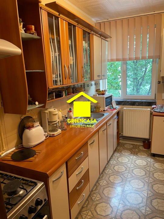 Apartament 3 camere, etaj intermediar, zona Hermes-Gheorgheni