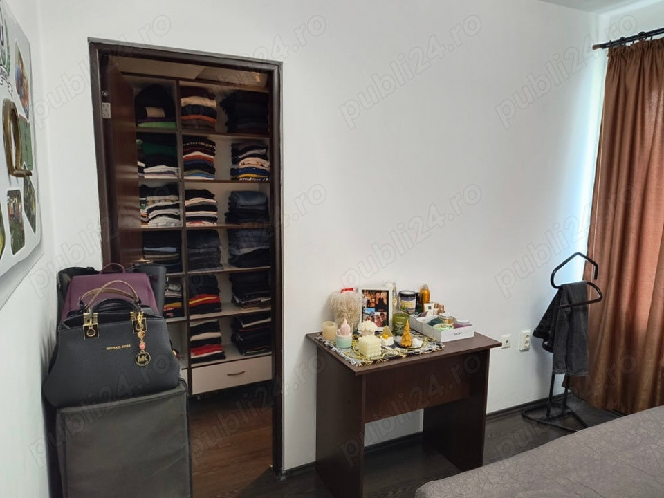 Apartament 3 camere,58mp,balcon 4mp,parcare,zona Terra