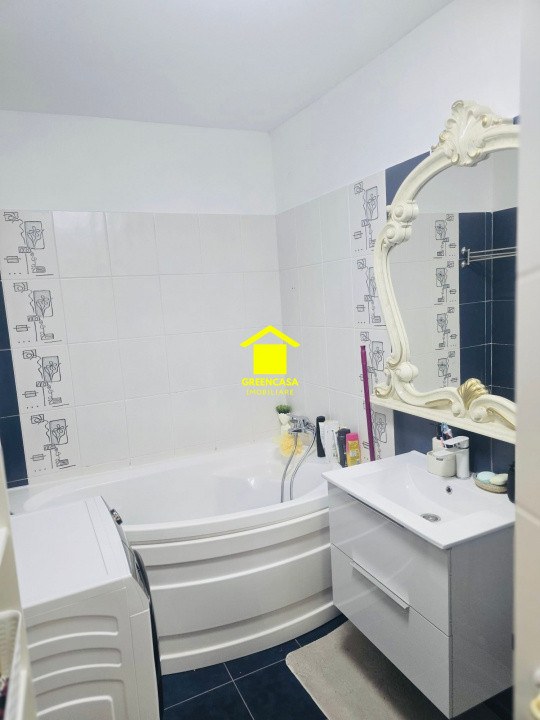 Apartament de vânzare în zona centrală, 44mp, balcon, parcare