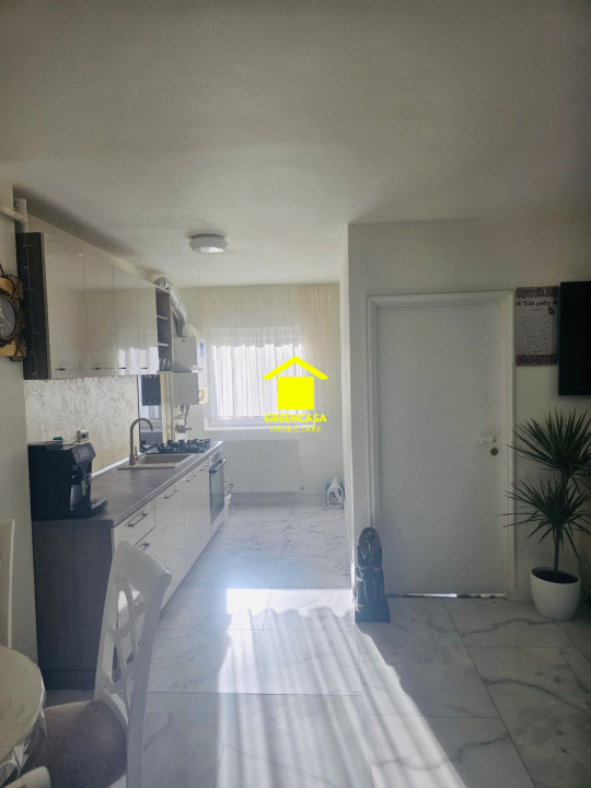 Apartament de vânzare în zona centrală, 44mp, balcon, parcare