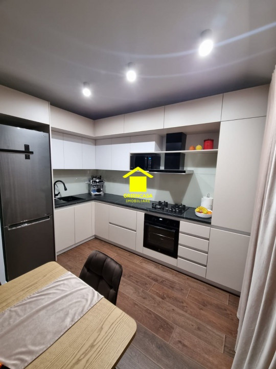Apartament | vanzare | 3 camere | 2 bai | 76 mp | terasa 14 mp | garaj | Eroilor