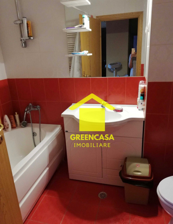 Apartament cu 3 camere de vânzare 64 mp 