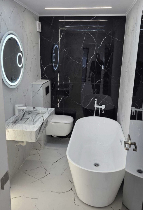 Apartament 3 camere , 2 băi , Finisat , zona Vivo , parcare subterană .