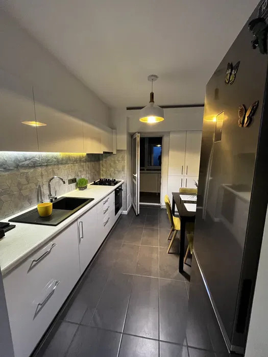 Apartament 3 camere decomandate , Marasti , zona Semicentrala .