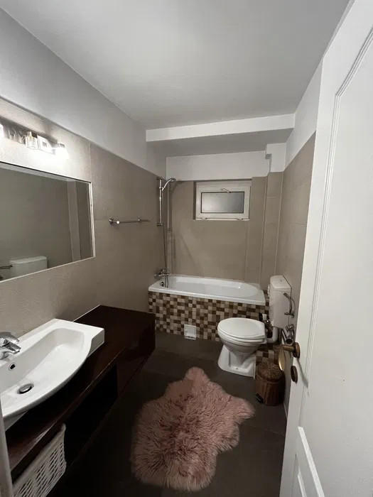 Apartament 3 camere decomandate , Marasti , zona Semicentrala .