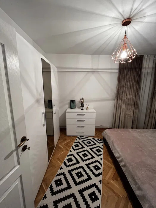 Apartament 3 camere decomandate , Marasti , zona Semicentrala .