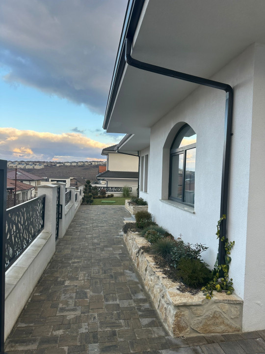 Casa individuală, utilată mobilată, 130mp utili, Dezmir 