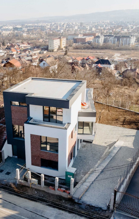 Casa cuplata 265 mp -PANORAMA- Dambul Rotund-