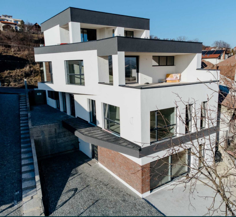 Casa cuplata 265 mp -PANORAMA- Dambul Rotund-