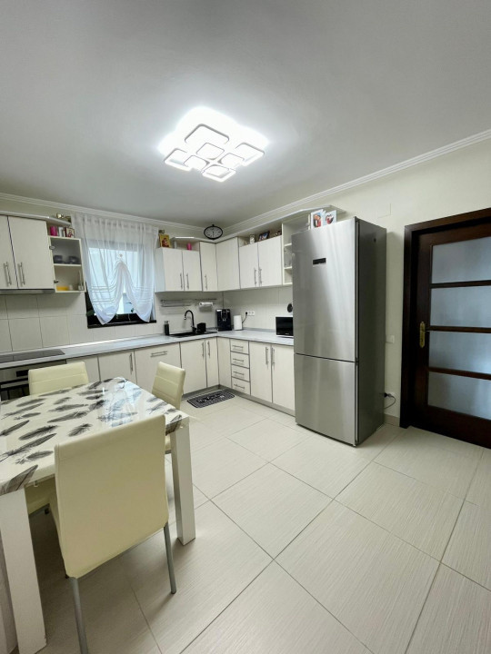Casa individuală , 300mp utili, 500mp teren 