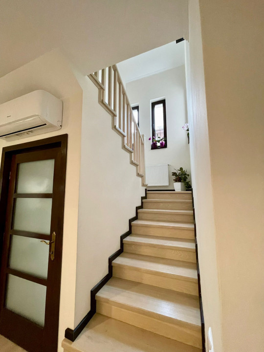 Casa individuală , 300mp utili, 500mp teren 