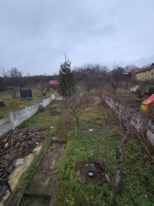 Casă individuală,9 camere,646 mp,teren liber 1.800 mp zona Dâmbul Rotund