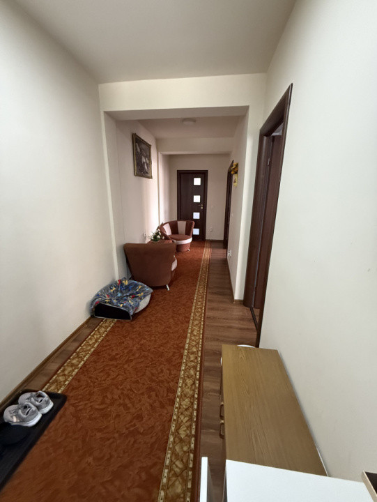 Casa alipită, 208mp utili, 304mp teren, zona PETROM, Baciu