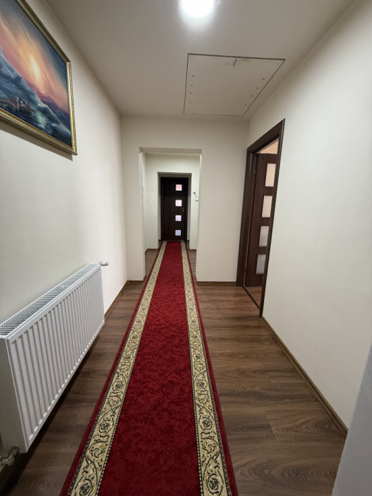 Casa alipită, 208mp utili, 304mp teren, zona PETROM, Baciu