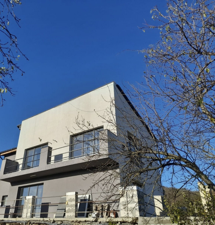 Case individuală, Dezmir, 2 garaje, 500mp teren