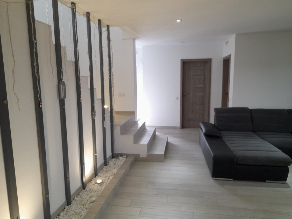 Case individuală, Dezmir, 2 garaje, 500mp teren