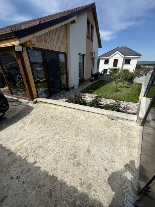 Casa individuală cu Panoramă, garaj și o terasă acoperită, Campenesti 