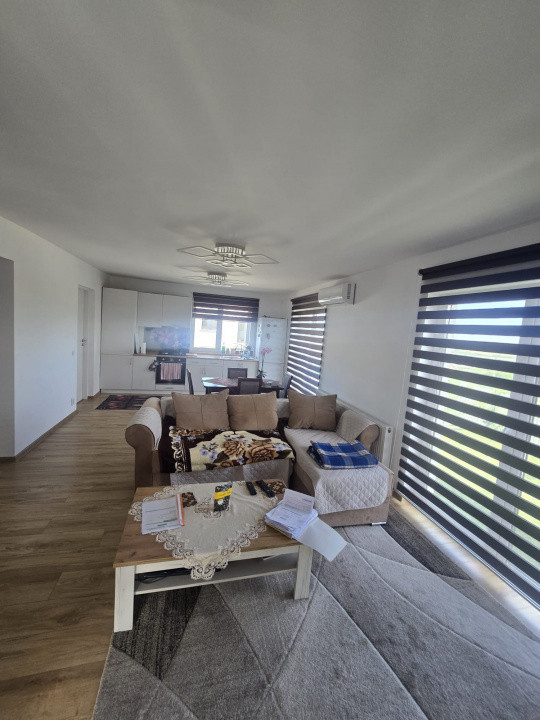 Casa individuală cu Panoramă, garaj și o terasă acoperită, Campenesti 