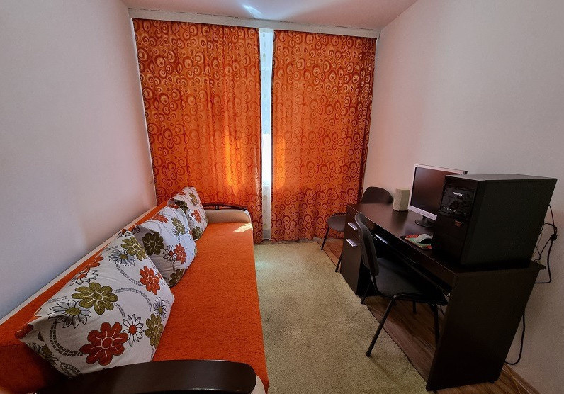  3 camere decomandat , Zona Big Manastur, etaj intermediar 