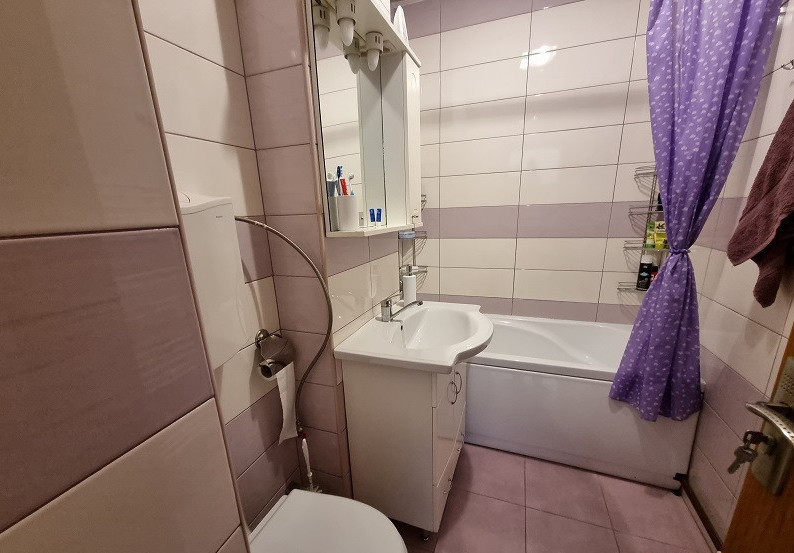  3 camere decomandat , Zona Big Manastur, etaj intermediar 