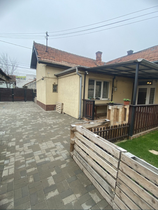 Casa individuală, 180mp utili, 400 mp teren, zona Str. Paris
