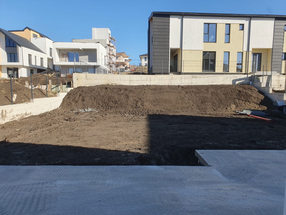 Duplex semifinisat, Voronet, 170mp utili,400mp teren