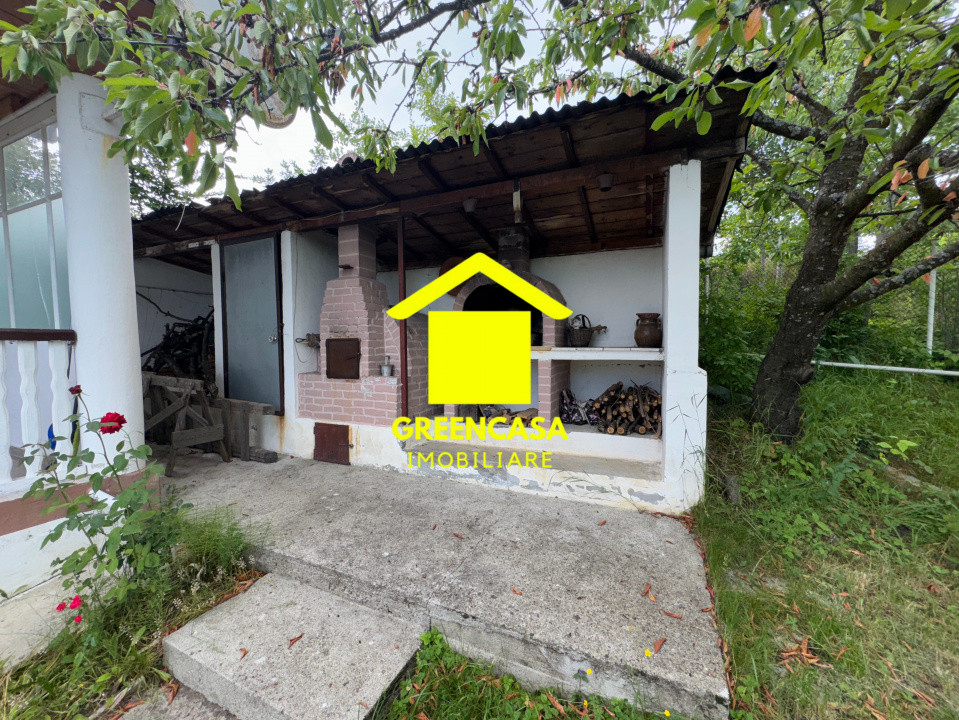 Casa individuală , cu teren de 1.000 mp , Făget .
