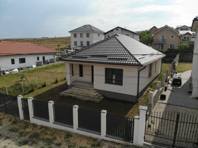Casa individuală pe un nivel, Campenesti, 3dormitoare, 486mp teren 