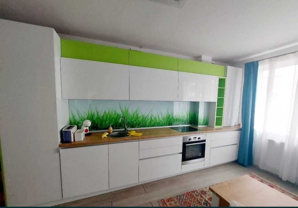 Apartament de inchiriat 3 camere zona VIVO