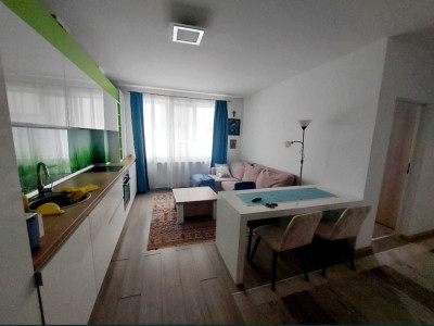 Apartament de inchiriat 3 camere zona VIVO