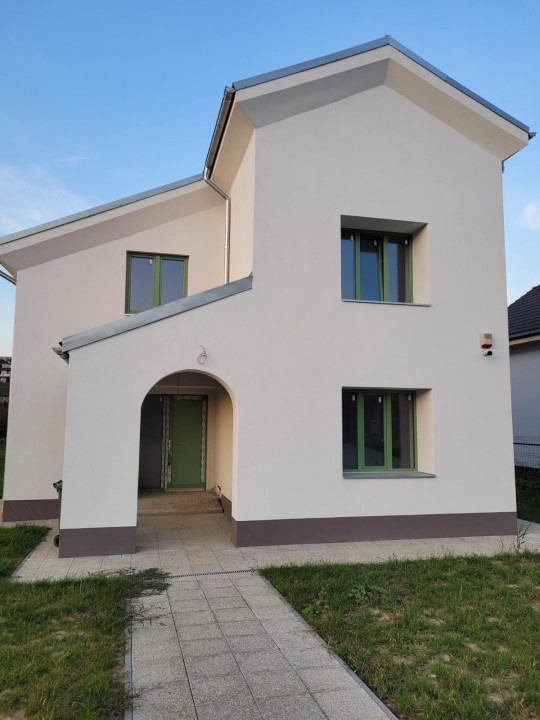 Casa individuală 171mp utili, 958mp teren 