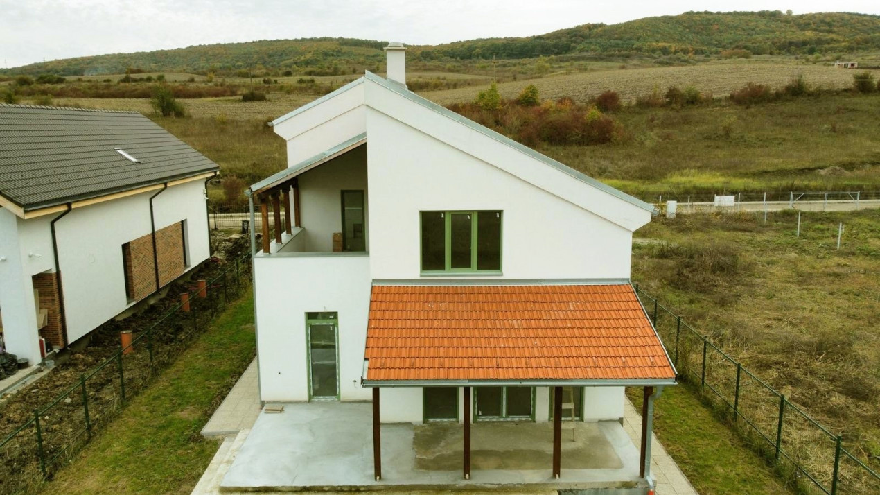 Casa individuală 171mp utili, 958mp teren 
