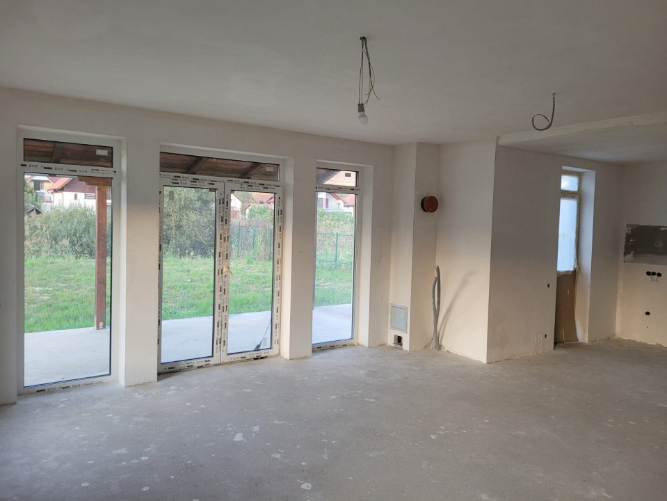 Casa individuală 171mp utili, 958mp teren 