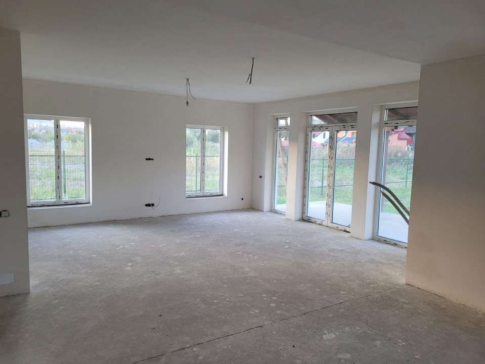 Casa individuală 171mp utili, 958mp teren 