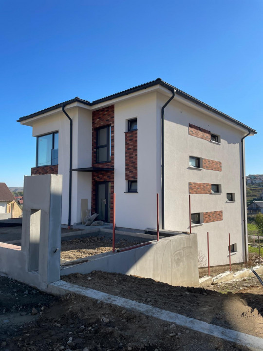 Casa individuală, 200mp utili, 500mp teren, Campenesti 