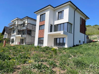 Casa individuală, 200mp utili, 500mp teren, Campenesti 