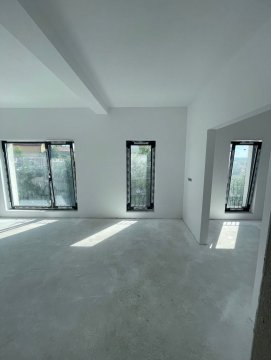 Casa tip duplex, Dambul Rotund, cu view superb 