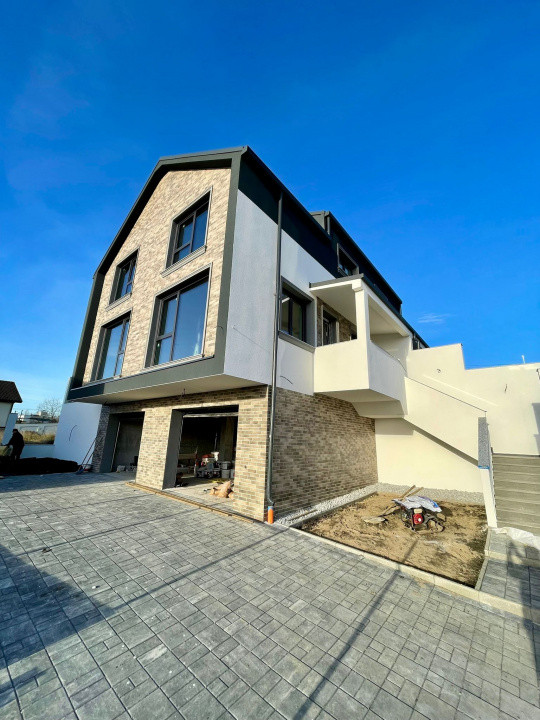 Duplex cu panorama asupra orasului zona Dambul Rotund