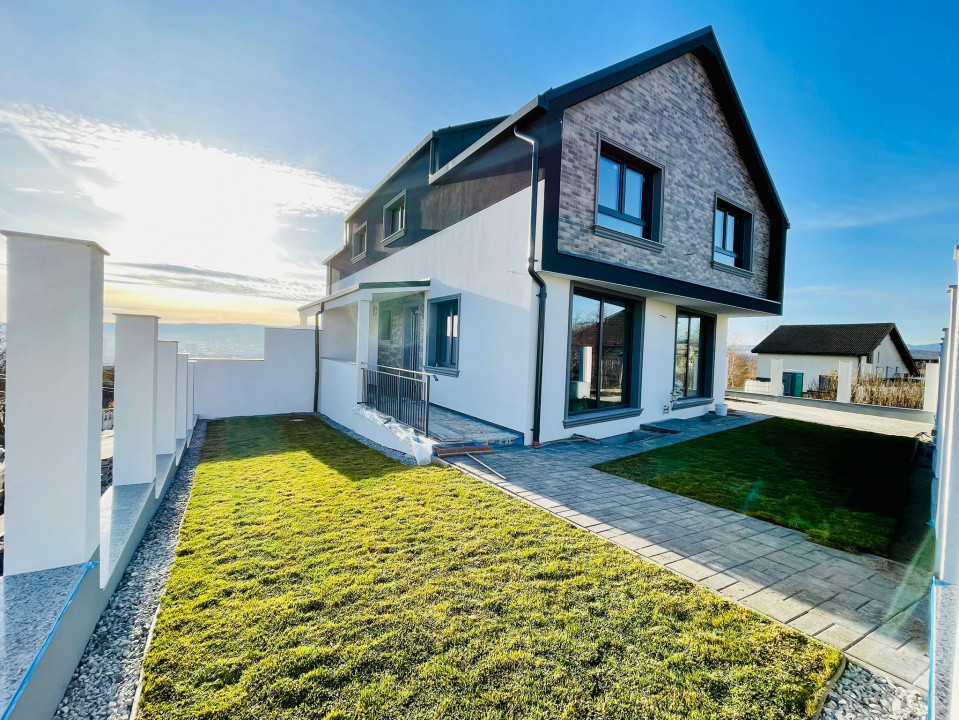 Duplex cu panorama asupra orasului zona Dambul Rotund