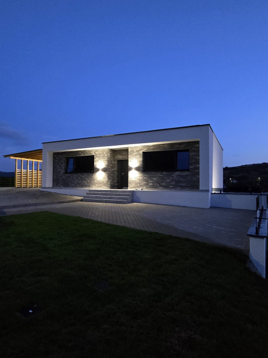 Casa individuala P+E, pompa de căldură, panouri fotovoltaice