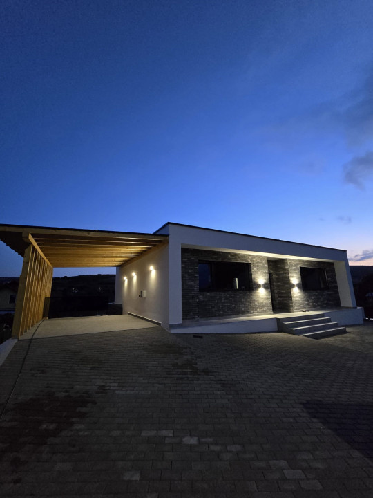 Casa individuala P+E, pompa de căldură, panouri fotovoltaice