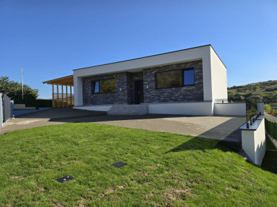 Casa individuala P+E, pompa de căldură, panouri fotovoltaice