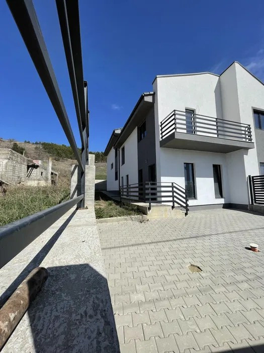 Duplex Campenesti, 120mp utili, 500mp teren