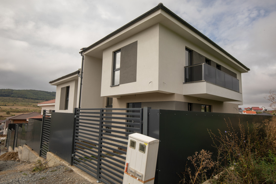 Duplex deosebit, 206mp utili, 300mp teren 