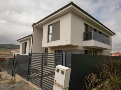 Duplex deosebit, 206mp utili, 300mp teren 